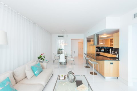 Condo in Miami Beach, Florida, 2 bedrooms  № 1142452 - photo 11