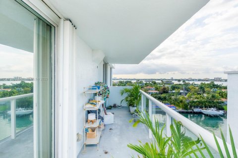 Condominio en venta en Bay Harbor Islands, Florida, 2 dormitorios, 133.87 m2 № 784945 - foto 8