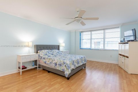 Condominio en venta en Bay Harbor Islands, Florida, 2 dormitorios, 133.87 m2 № 784945 - foto 16