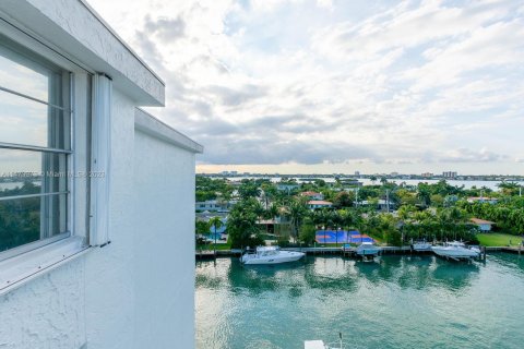 Condominio en venta en Bay Harbor Islands, Florida, 2 dormitorios, 133.87 m2 № 784945 - foto 10
