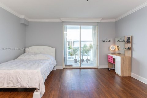 Condominio en venta en Bay Harbor Islands, Florida, 2 dormitorios, 133.87 m2 № 784945 - foto 21
