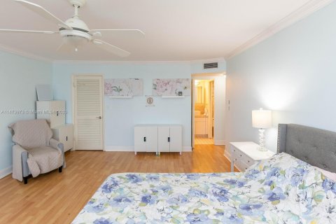 Condominio en venta en Bay Harbor Islands, Florida, 2 dormitorios, 133.87 m2 № 784945 - foto 18