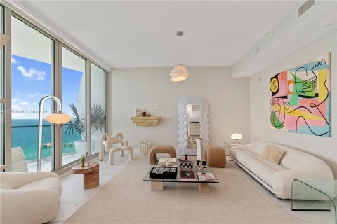 Condominio en venta en Sunny Isles Beach, Florida, 2 dormitorios, 158.31 m2 № 3946 - foto 4