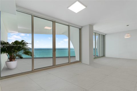 Condominio en venta en Sunny Isles Beach, Florida, 2 dormitorios, 158.31 m2 № 3946 - foto 7