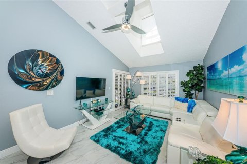 Adosado en venta en Treasure Island, Florida, 2 dormitorios, 90.12 m2 № 1260326 - foto 5