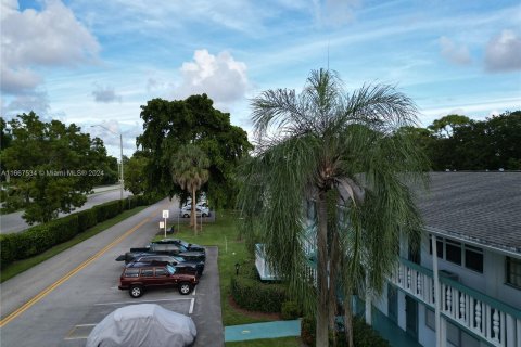 Condo in Deerfield Beach, Florida, 1 bedroom  № 1384176 - photo 14