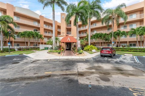 Condominio en venta en Tamarac, Florida, 2 dormitorios, 135.36 m2 № 1384223 - foto 2