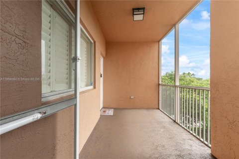 Condominio en venta en Tamarac, Florida, 2 dormitorios, 135.36 m2 № 1384223 - foto 3