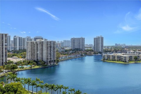 Condo in Aventura, Florida, 2 bedrooms  № 1101736 - photo 21