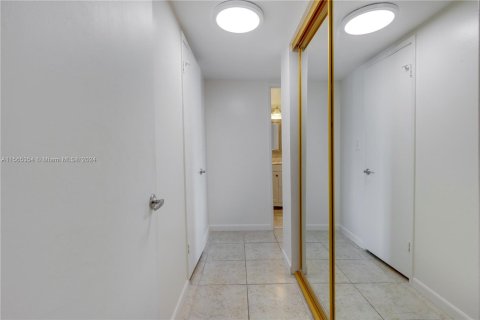 Copropriété à vendre à Aventura, Floride: 2 chambres, 136.19 m2 № 1101736 - photo 15