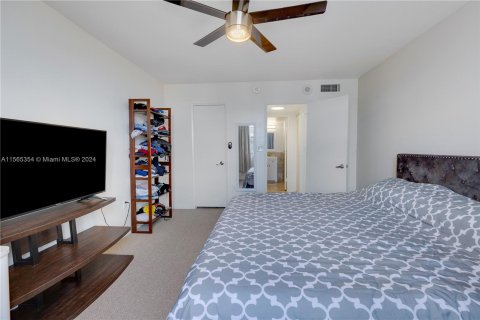 Condo in Aventura, Florida, 2 bedrooms  № 1101736 - photo 17