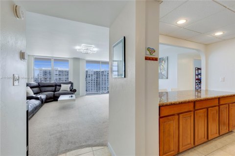 Condo in Aventura, Florida, 2 bedrooms  № 1101736 - photo 2