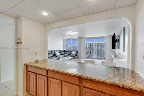 Condo in Aventura, Florida, 2 bedrooms  № 1101736 - photo 11