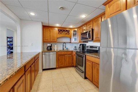 Condo in Aventura, Florida, 2 bedrooms  № 1101736 - photo 10