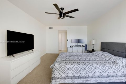 Condo in Aventura, Florida, 2 bedrooms  № 1101736 - photo 13