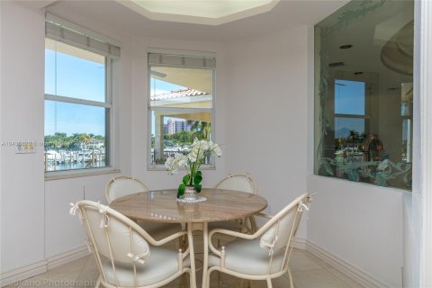 Casa en venta en Coral Gables, Florida, 5 dormitorios, 436.64 m2 № 1238811 - foto 10