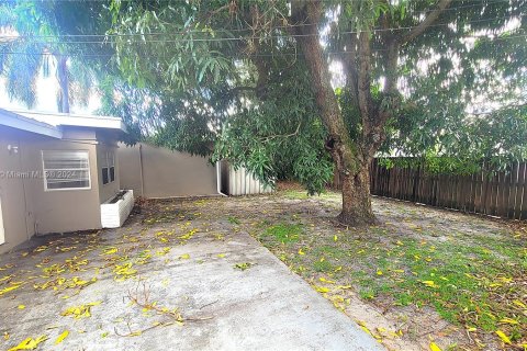 House in Miramar, Florida 4 bedrooms, 102.94 sq.m. № 1330349 - photo 14