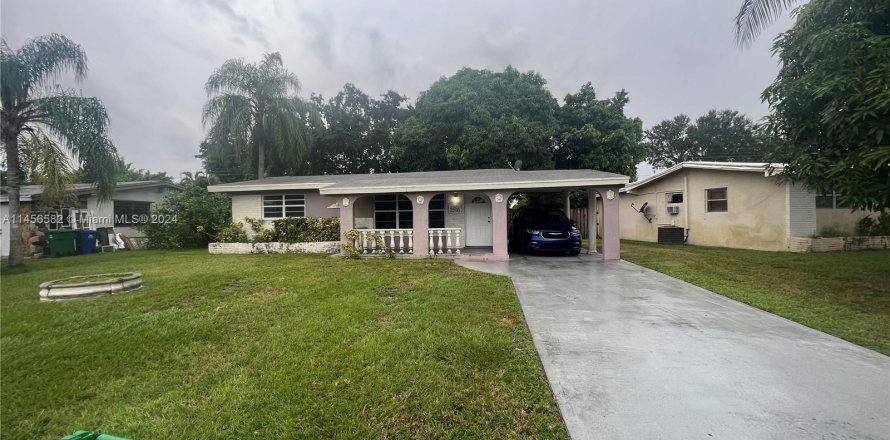 House in Miramar, Florida 4 bedrooms, 102.94 sq.m. № 1330349