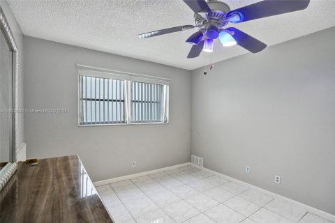 Condo in Lauderhill, Florida, 2 bedrooms  № 1367539 - photo 16