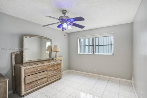 Condo in Lauderhill, Florida, 2 bedrooms  № 1367539 - photo 13