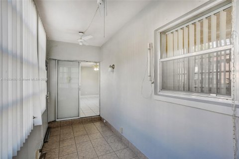 Condo in Lauderhill, Florida, 2 bedrooms  № 1367539 - photo 30