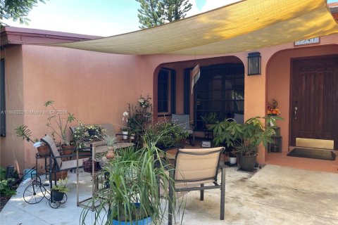 Casa en venta en Cutler Bay, Florida, 4 dormitorios, 144.83 m2 № 1367455 - foto 2