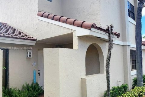 Touwnhouse à vendre à Hialeah, Floride: 2 chambres, 146.97 m2 № 1367497 - photo 28