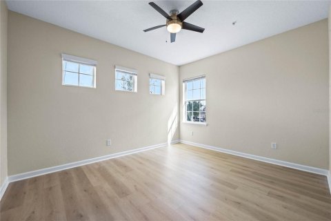 Townhouse in Orlando, Florida 3 bedrooms, 157.1 sq.m. № 1392192 - photo 17