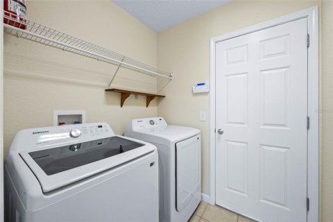 Townhouse in Orlando, Florida 3 bedrooms, 157.1 sq.m. № 1392192 - photo 19