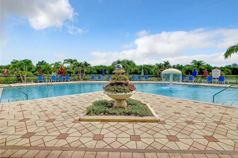 Villa ou maison à vendre à Kissimmee, Floride: 4 chambres, 223.06 m2 № 1323710 - photo 6