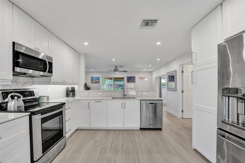 Casa en venta en Dania Beach, Florida, 3 dormitorios, 125.6 m2 № 1007006 - foto 26