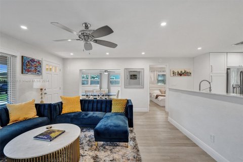 Casa en venta en Dania Beach, Florida, 3 dormitorios, 125.6 m2 № 1007006 - foto 16
