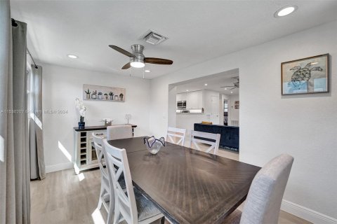 Casa en venta en Dania Beach, Florida, 3 dormitorios, 125.6 m2 № 1007006 - foto 19