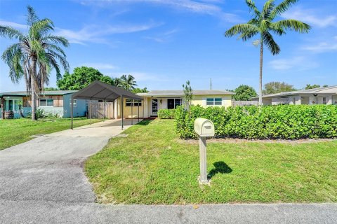 Casa en venta en Dania Beach, Florida, 3 dormitorios, 125.6 m2 № 1007006 - foto 2