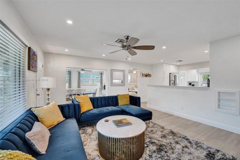 Casa en venta en Dania Beach, Florida, 3 dormitorios, 125.6 m2 № 1007006 - foto 15