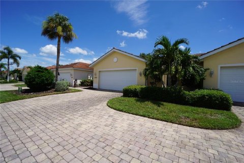 House in Punta Gorda, Florida 2 bedrooms, 134.8 sq.m. № 1298048 - photo 2