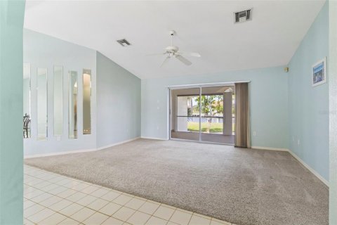 Villa ou maison à vendre à Punta Gorda, Floride: 3 chambres, 184.13 m2 № 1109564 - photo 5