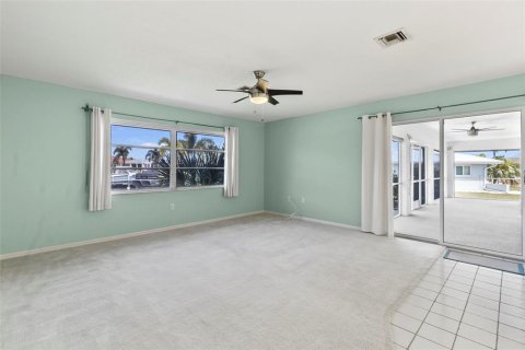 Villa ou maison à vendre à Punta Gorda, Floride: 3 chambres, 184.13 m2 № 1109564 - photo 27