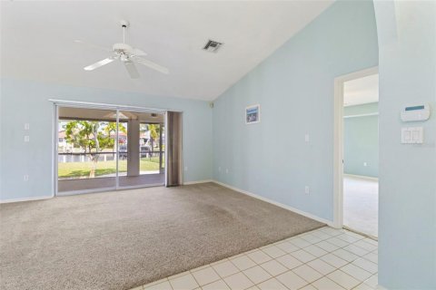 Villa ou maison à vendre à Punta Gorda, Floride: 3 chambres, 184.13 m2 № 1109564 - photo 6