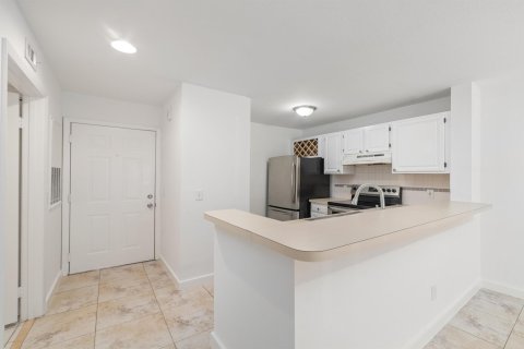 Condo in Delray Beach, Florida, 1 bedroom  № 1013994 - photo 14