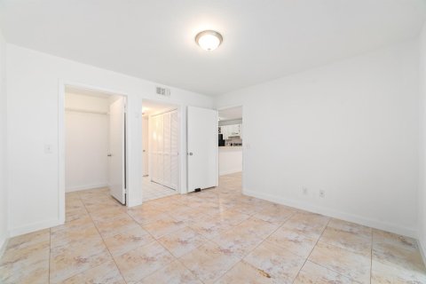 Condominio en venta en Delray Beach, Florida, 1 dormitorio, 62.43 m2 № 1013994 - foto 11