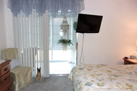 Condo in Stuart, Florida, 2 bedrooms  № 1013993 - photo 14