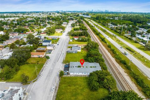 Immobilier commercial à vendre à Opa-locka, Floride № 995727 - photo 17