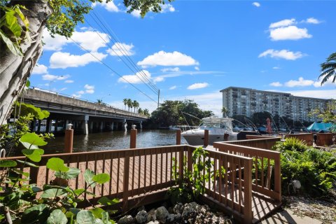 Condominio en venta en Pompano Beach, Florida, 2 dormitorios, 96.15 m2 № 842099 - foto 29