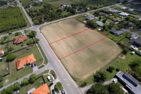 Terreno en venta en Homestead, Florida № 1293395 - foto 2