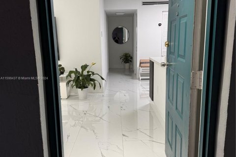 Condominio en venta en Hialeah, Florida, 2 dormitorios, 78.78 m2 № 1220608 - foto 24