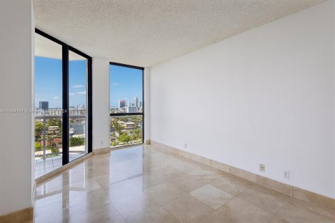 Condo in Aventura, Florida, 2 bedrooms  № 1220560 - photo 13