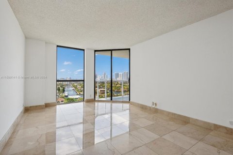 Condo in Aventura, Florida, 2 bedrooms  № 1220560 - photo 9