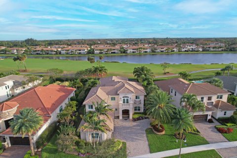 House in Jupiter, Florida 5 bedrooms, 395.3 sq.m. № 959171 - photo 19