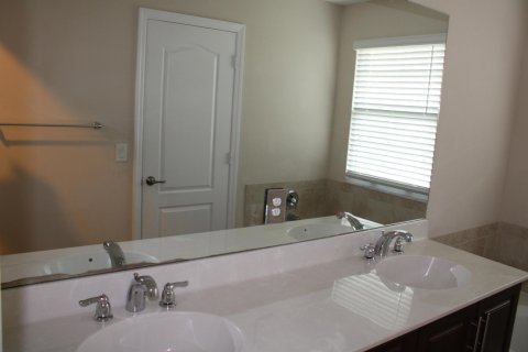 Townhouse in Lake Worth, Florida 3 bedrooms, 150.69 sq.m. № 1139333 - photo 19